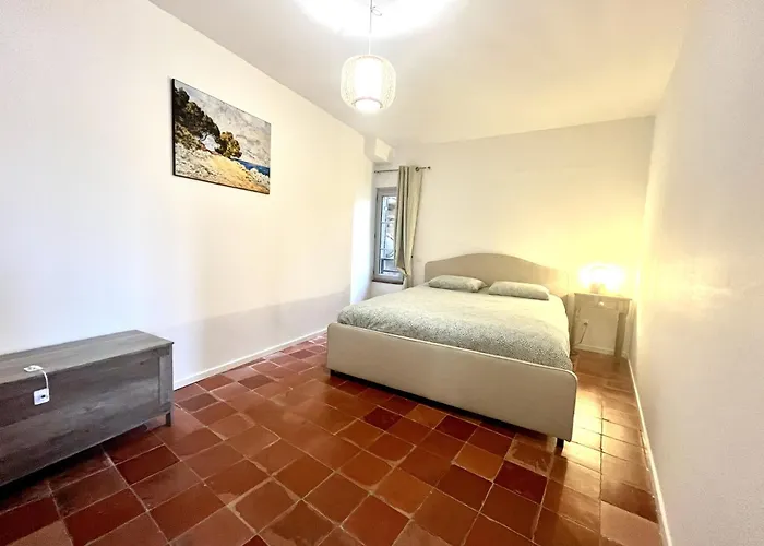 Appartement Joli T3 Sur Le Port De Avec Vue *