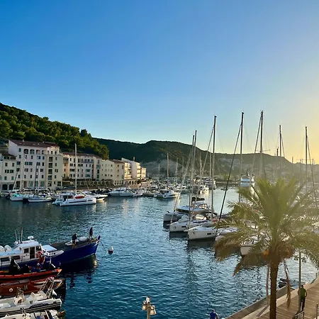 Joli T3 Sur Le Port De Avec Vue Bonifacio (Corsica)