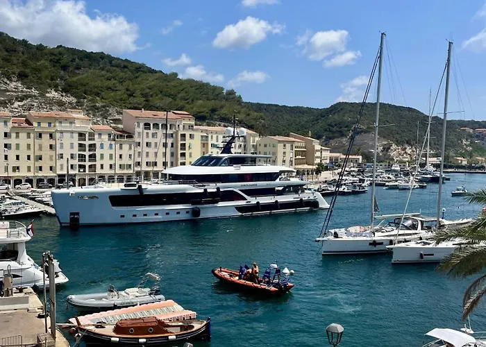 Joli T3 Sur Le Port De Avec Vue ボニファシオ